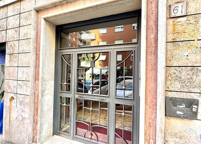 Vespa S House 10 Minuti Musei Vaticani Rom